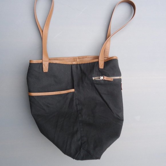 Elegant Tan Leather Tote Bag - Picture 10 of 16